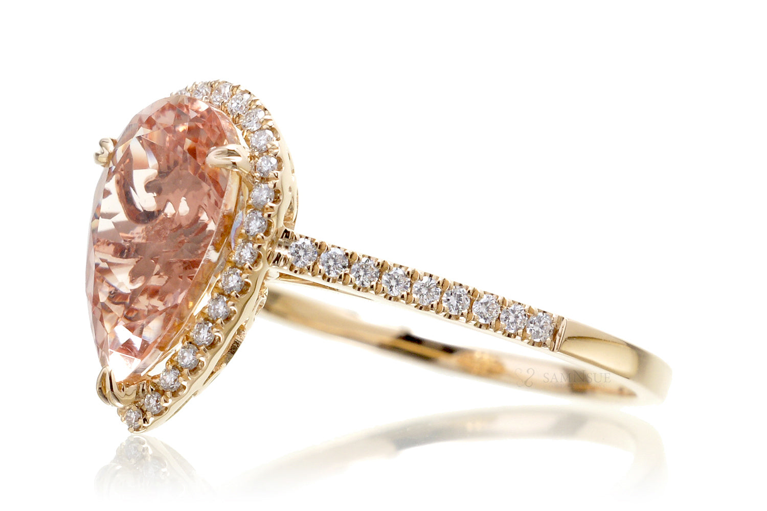 The Signature Pear Morganite