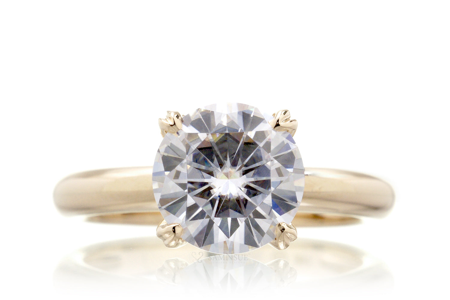 The Leila Round Moissanite