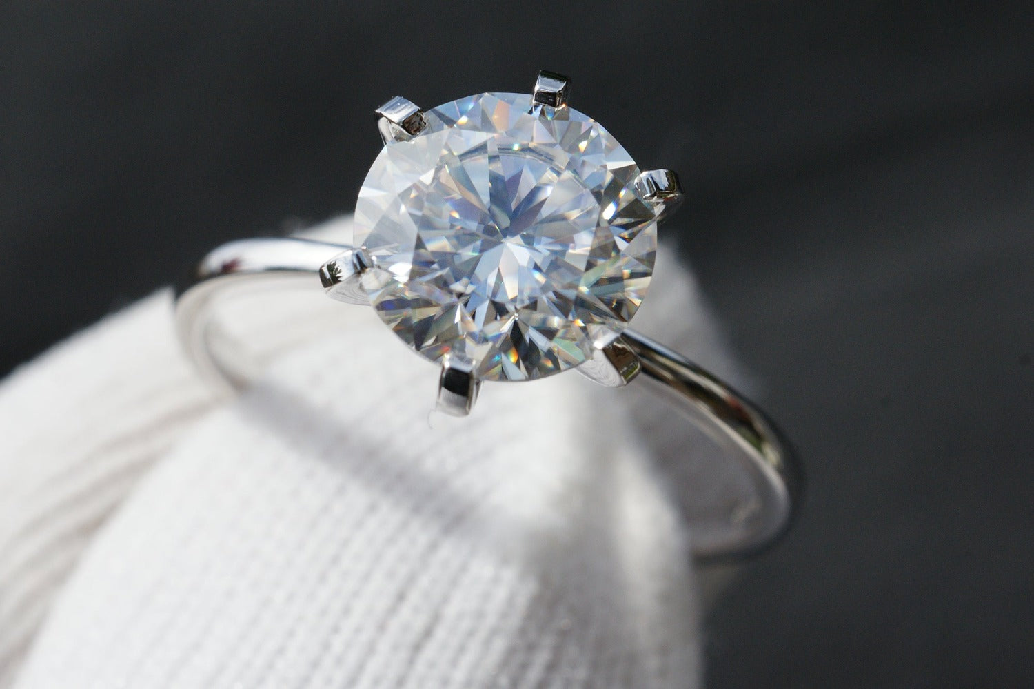 Round moissanite ring 9mm 18k white gold