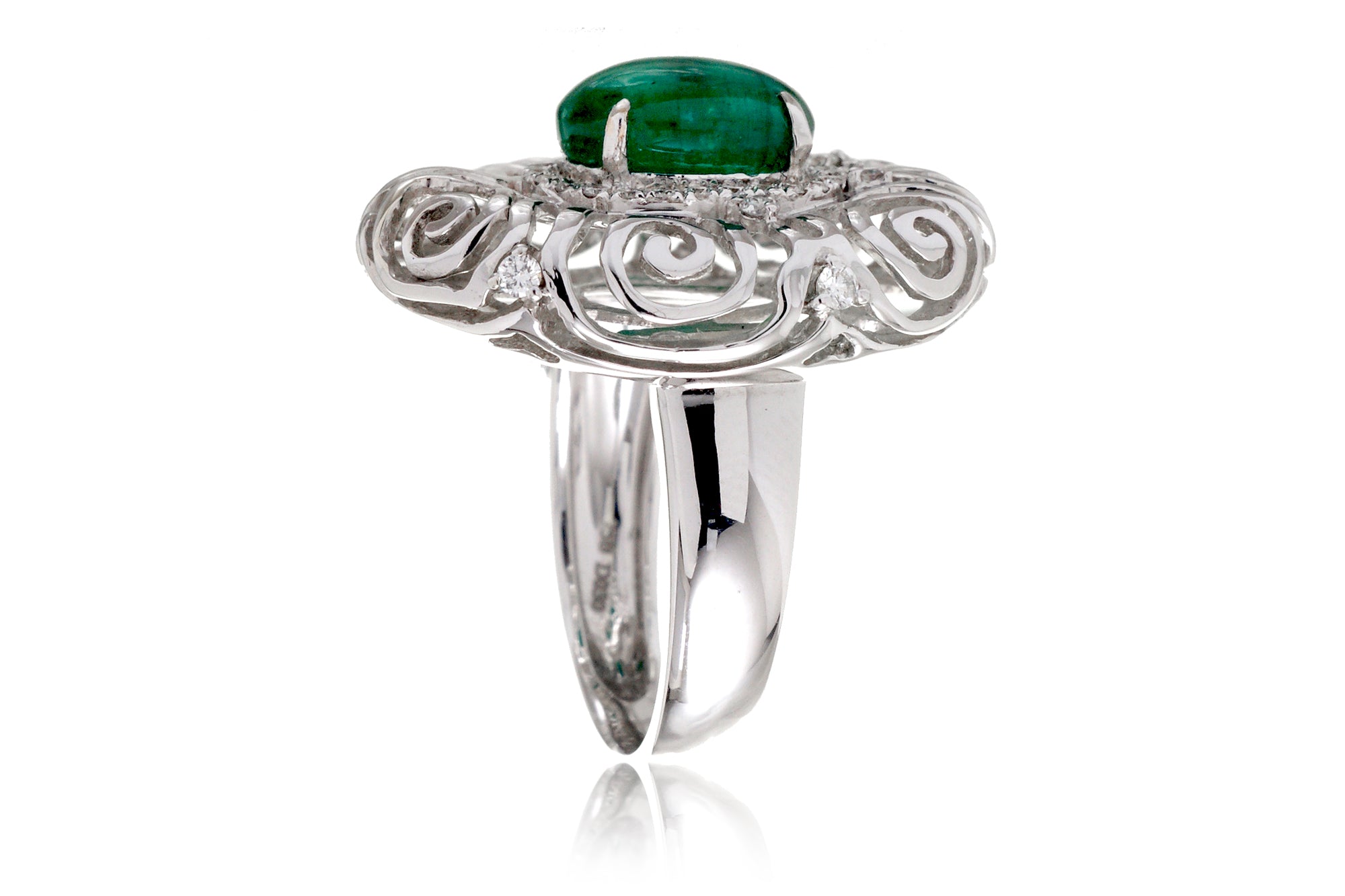 The Emilia Oval Cabochon Emerald (3.76ct. tw.)