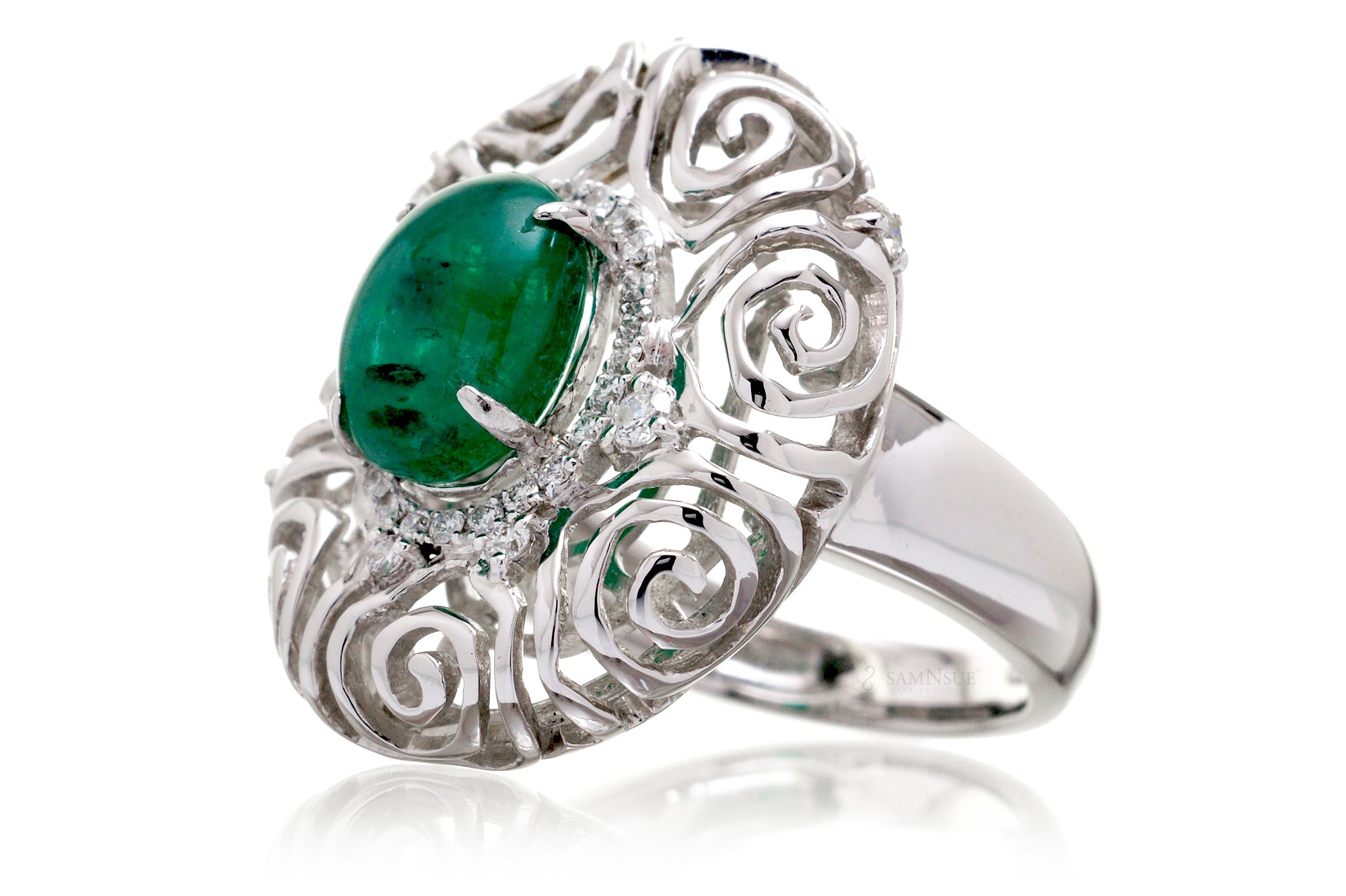 The Emilia Oval Cabochon Emerald (3.76ct. tw.)