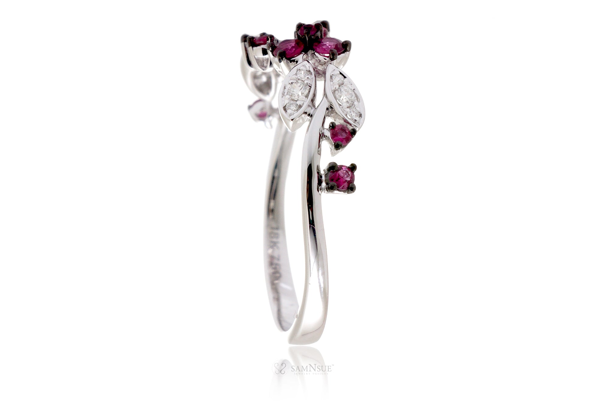 The Evy Ruby Ring