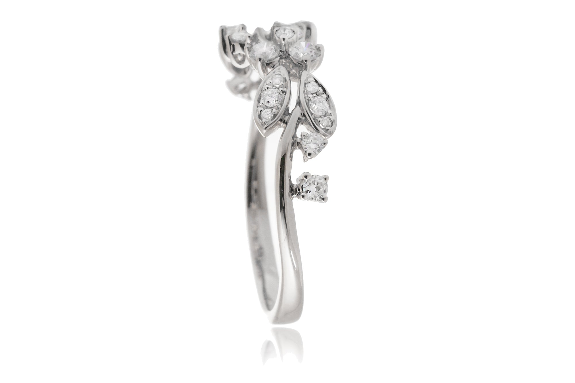 The Evy Diamond Ring