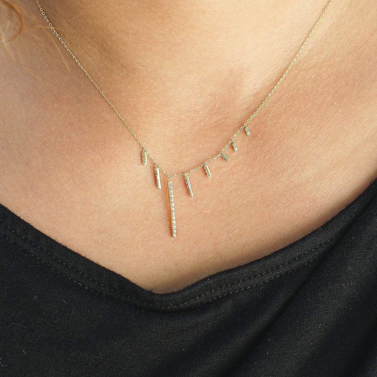 Graph Diamond Bar Necklace