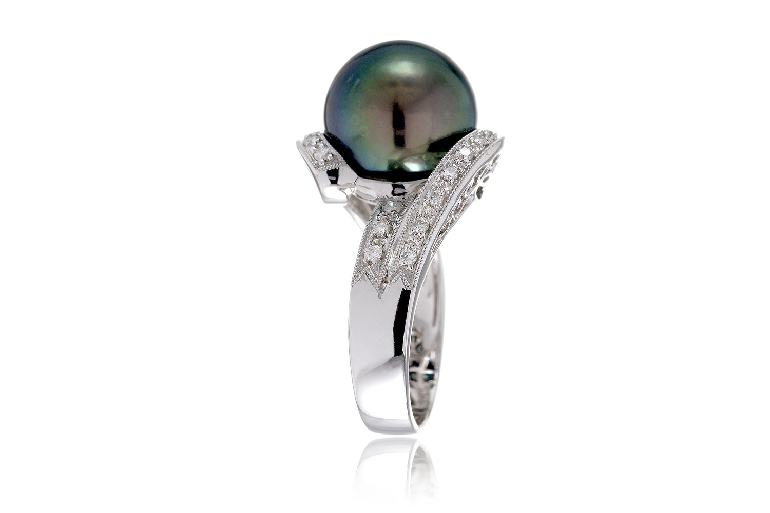 The Poema Peacock Pearl Ring (12.5 mm)
