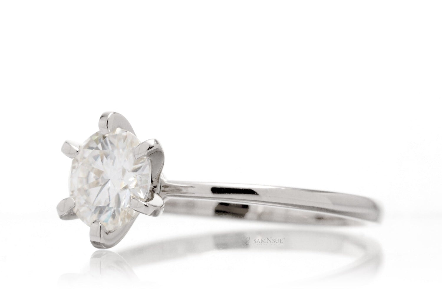 The Adeline Round Diamond Ring (Lab-Grown)