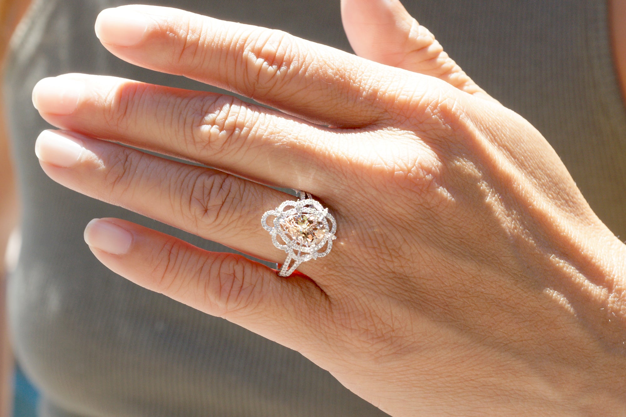 The Anastasia Pear Morganite Ring (10x7)