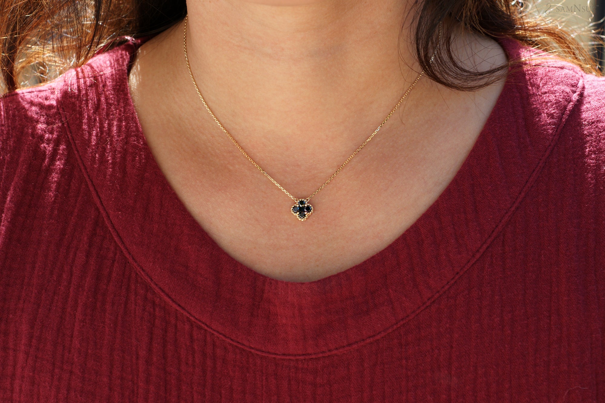 Clover black diamond necklace in yellow gold