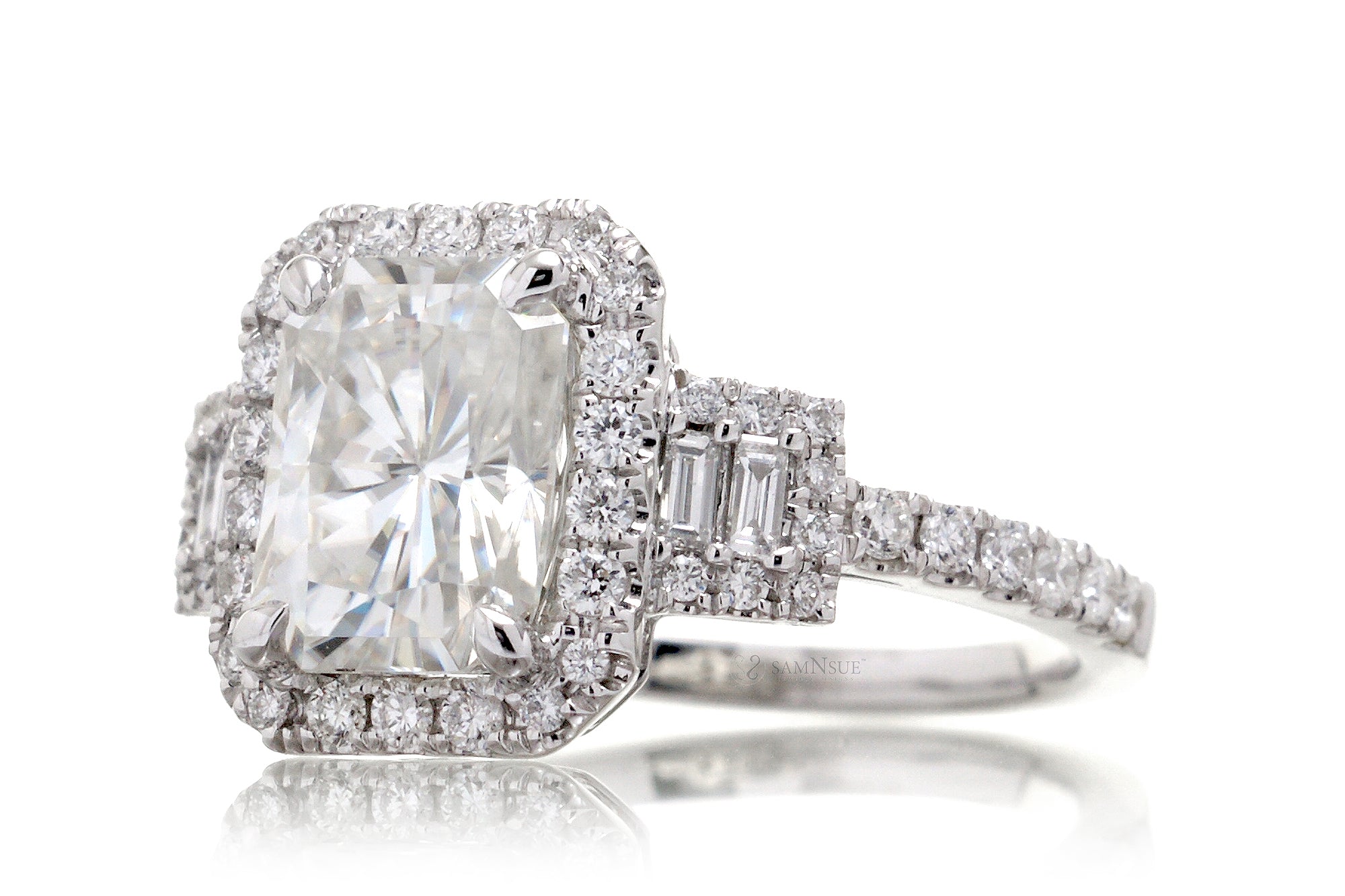 The Cali Radiant Moissanite (8x6 FB)