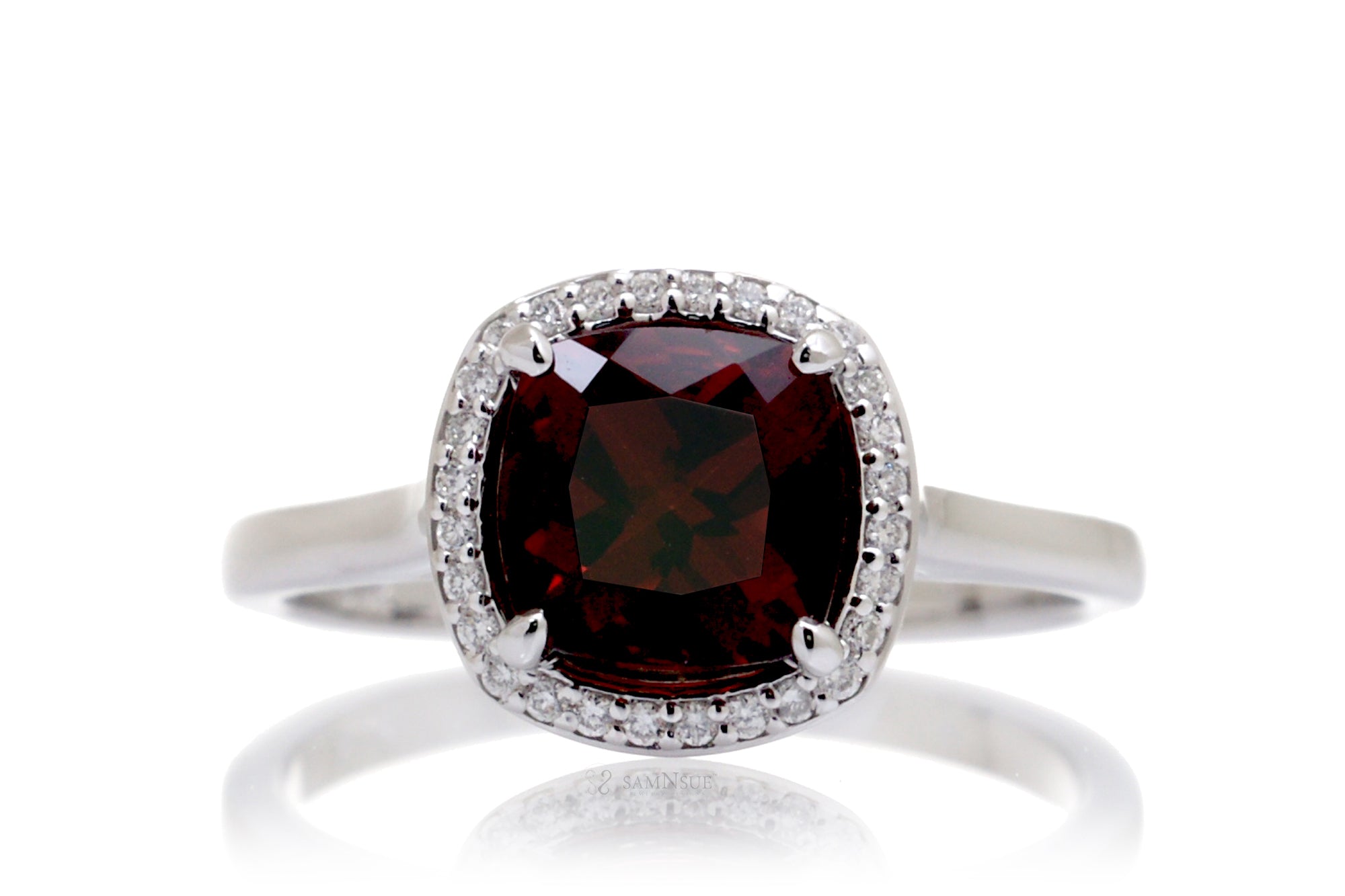 The Chelvy Cushion Garnet Ring (7x7mm)