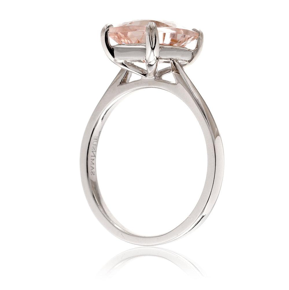 The Emily Oval Cut Morganite Ring