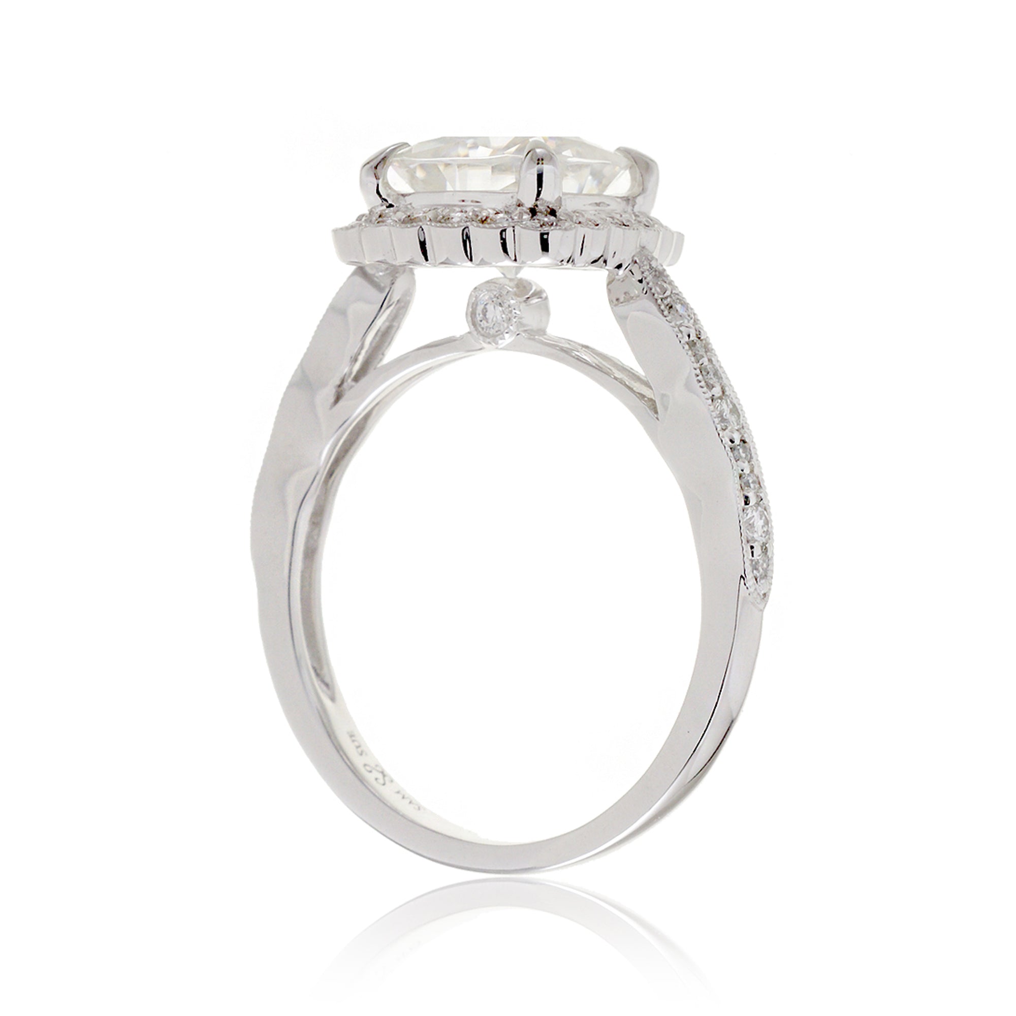 The Scallop Cushion Moissanite Ring (7.5mm FB)