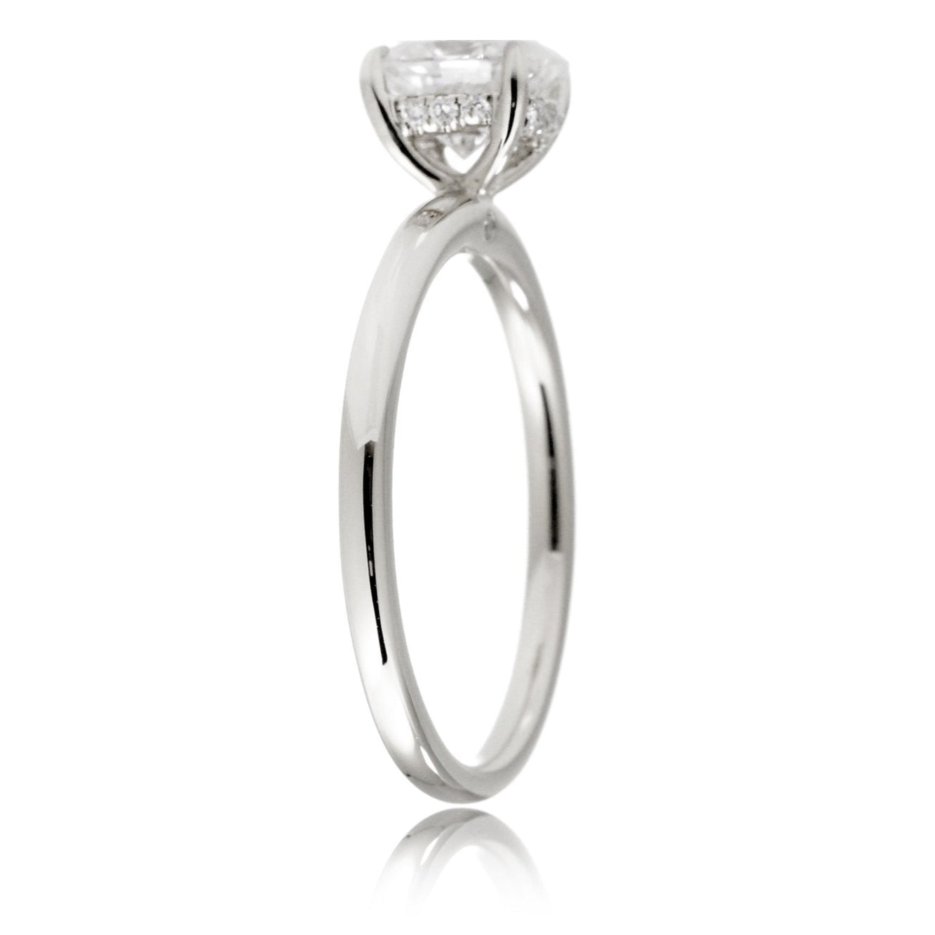 The Lucy Oval Diamond Ring (Lab-Grown)