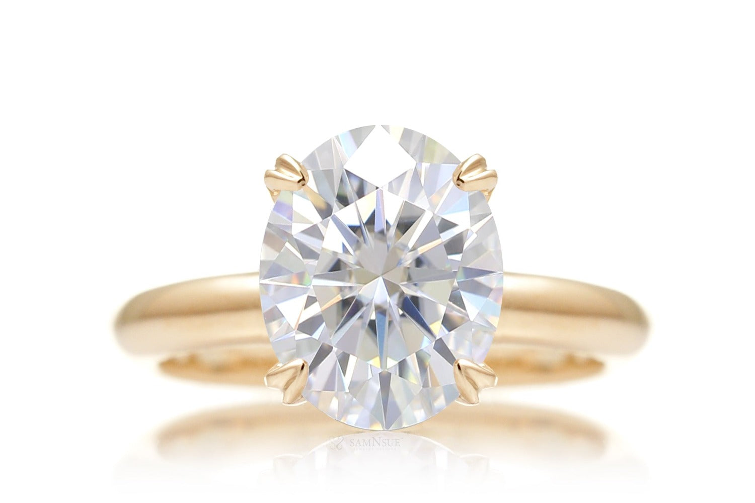 The Leila Oval Moissanite