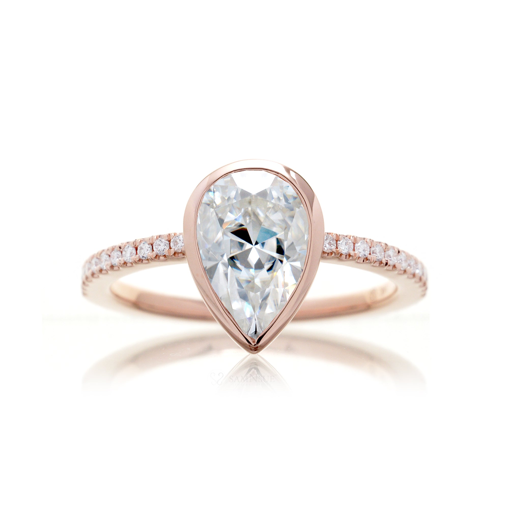 The Beverly Pear Moissanite