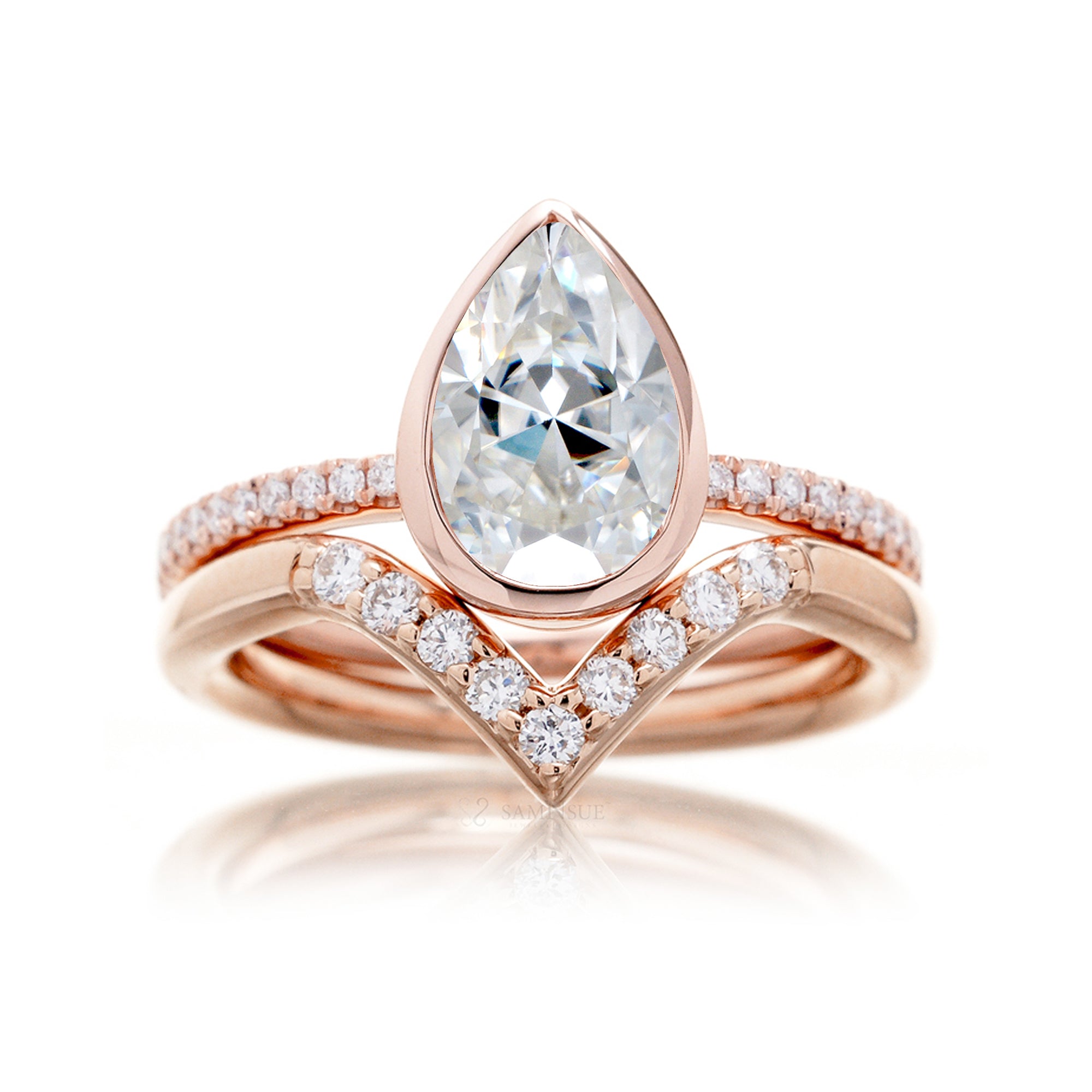 The Beverly Pear Moissanite