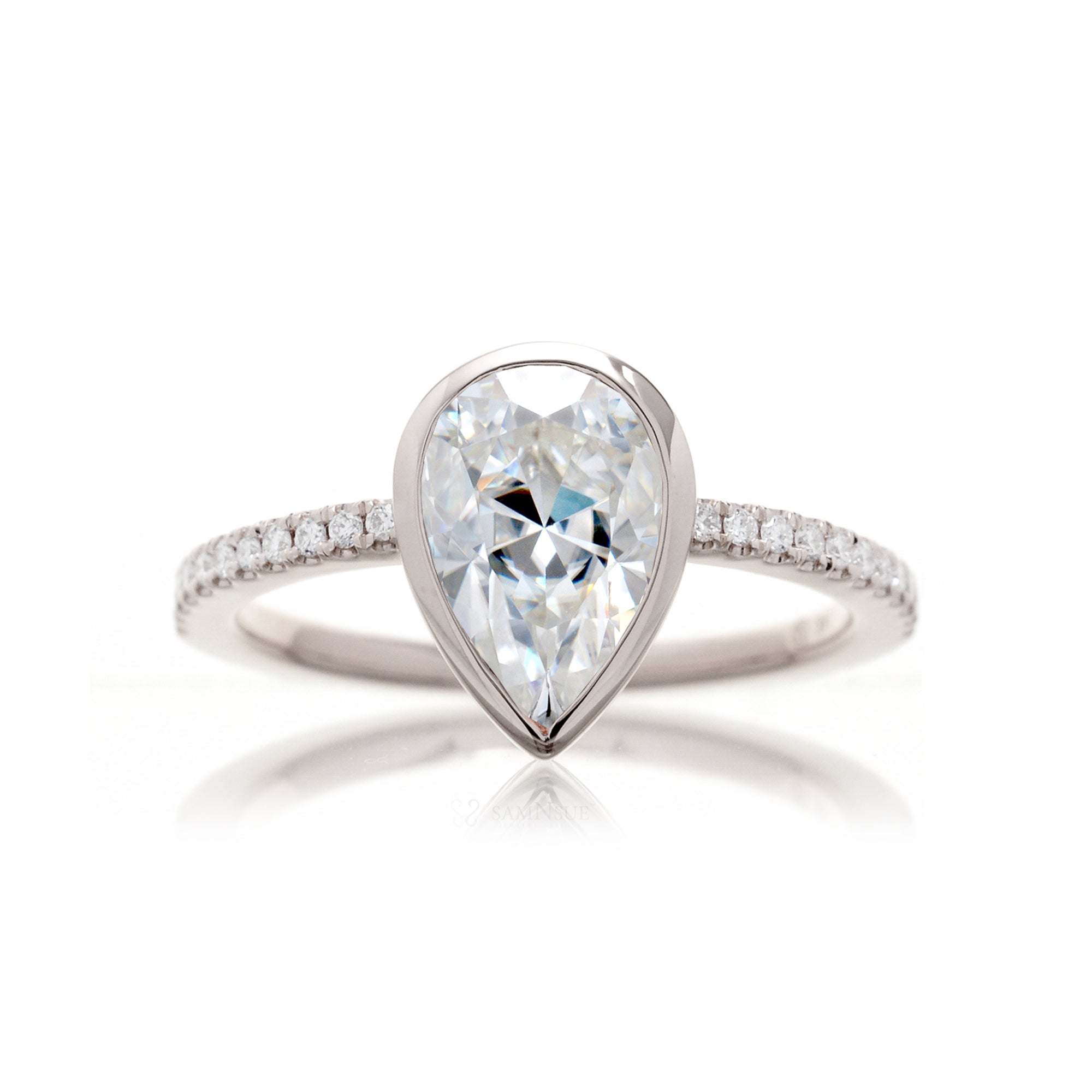 The Beverly Pear Moissanite