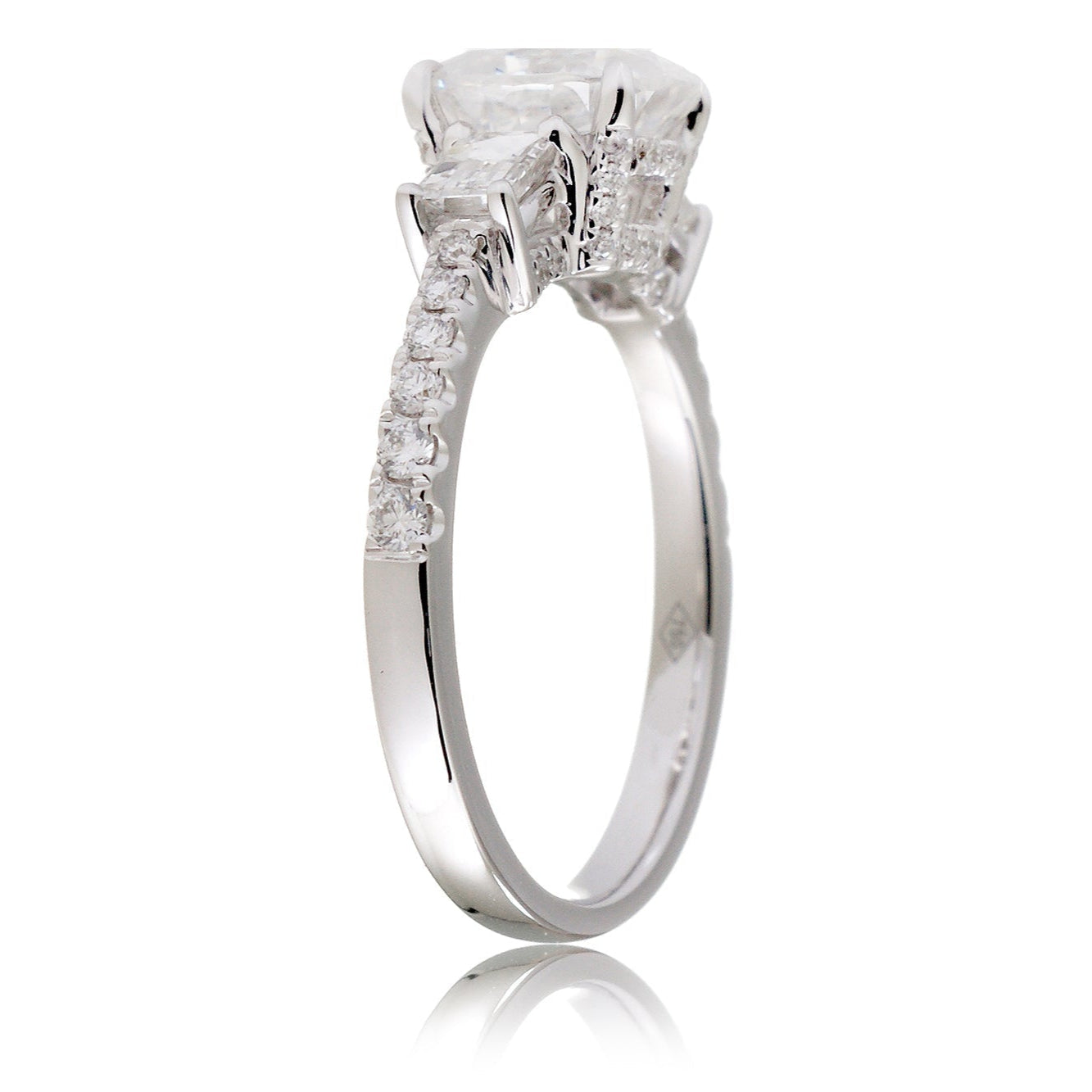 The Rey Round Moissanite Ring (Lab-Grown)