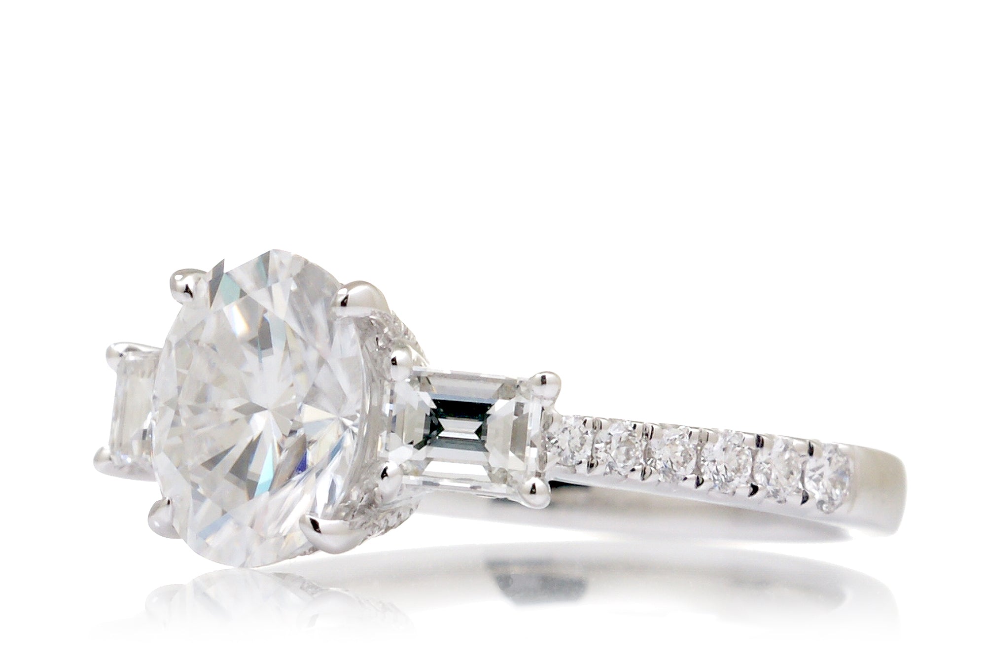 The Rey Round Moissanite Ring (Lab-Grown)