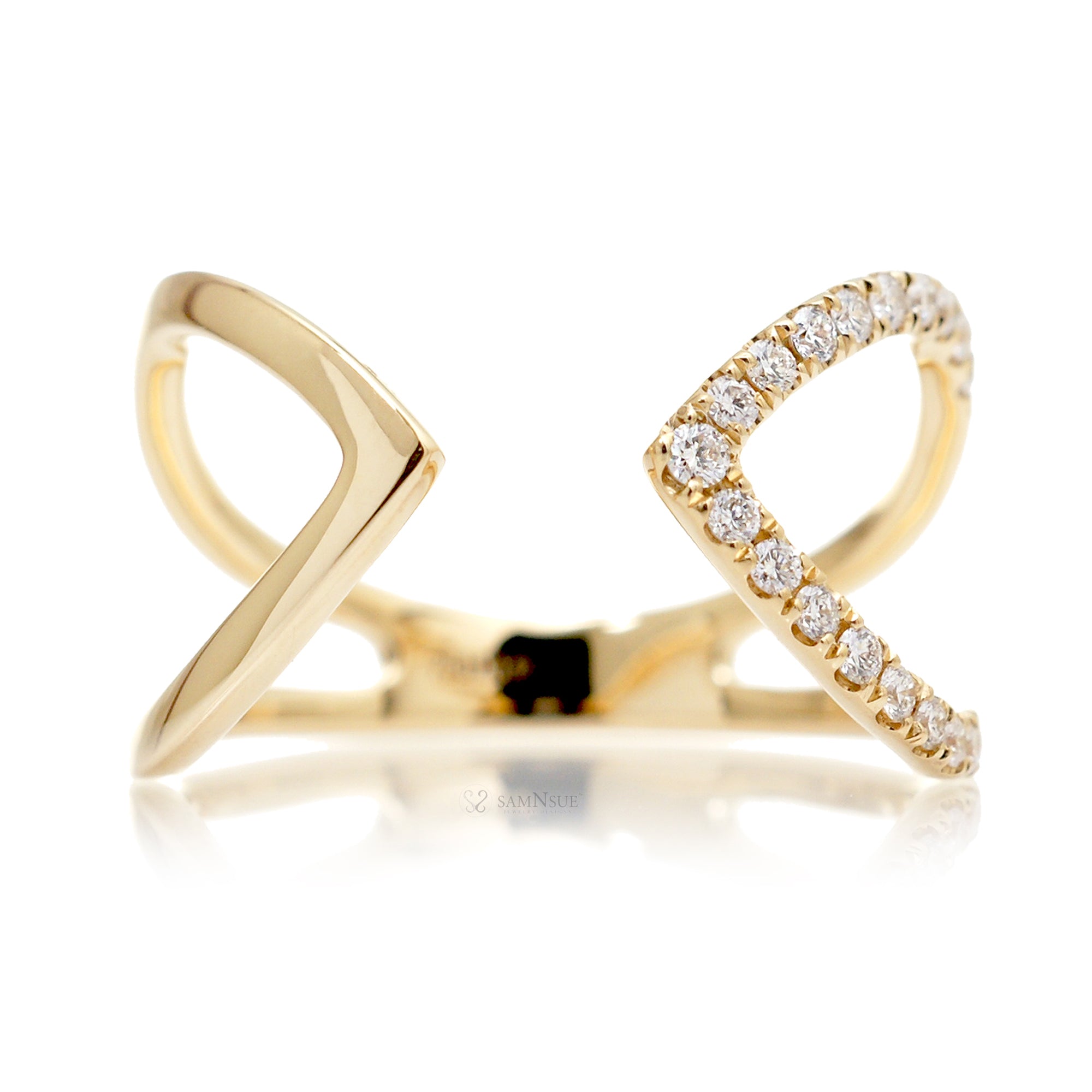 Open diamond band fashion designer style double arrow yellow gold