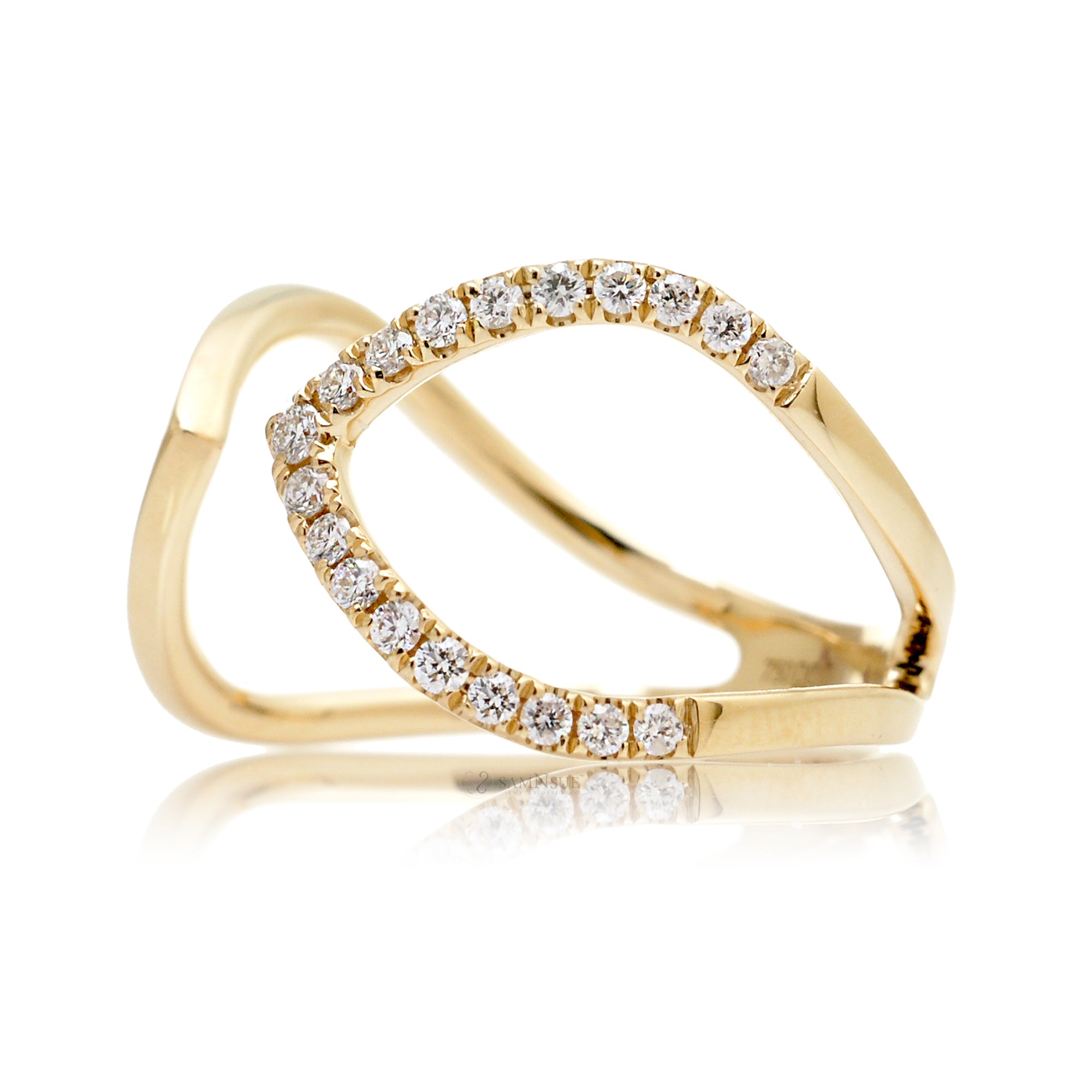 Open diamond band fashion designer style double arrow yellow gold