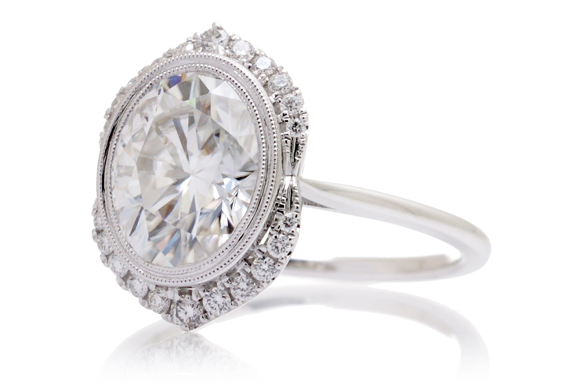 The Simone Oval Moissanite