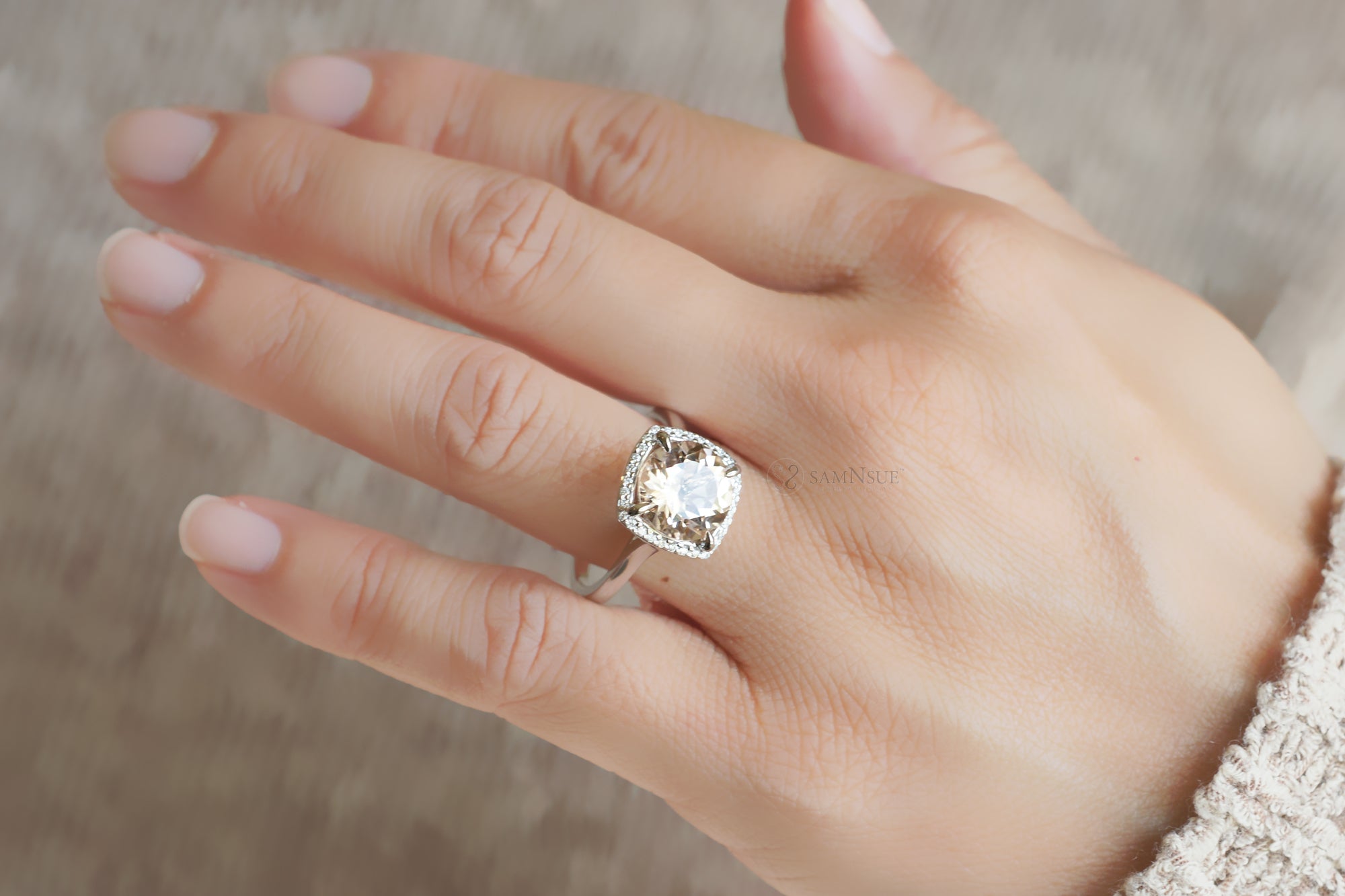 The Steffy Round Morganite With Cushion Halo (10mm)