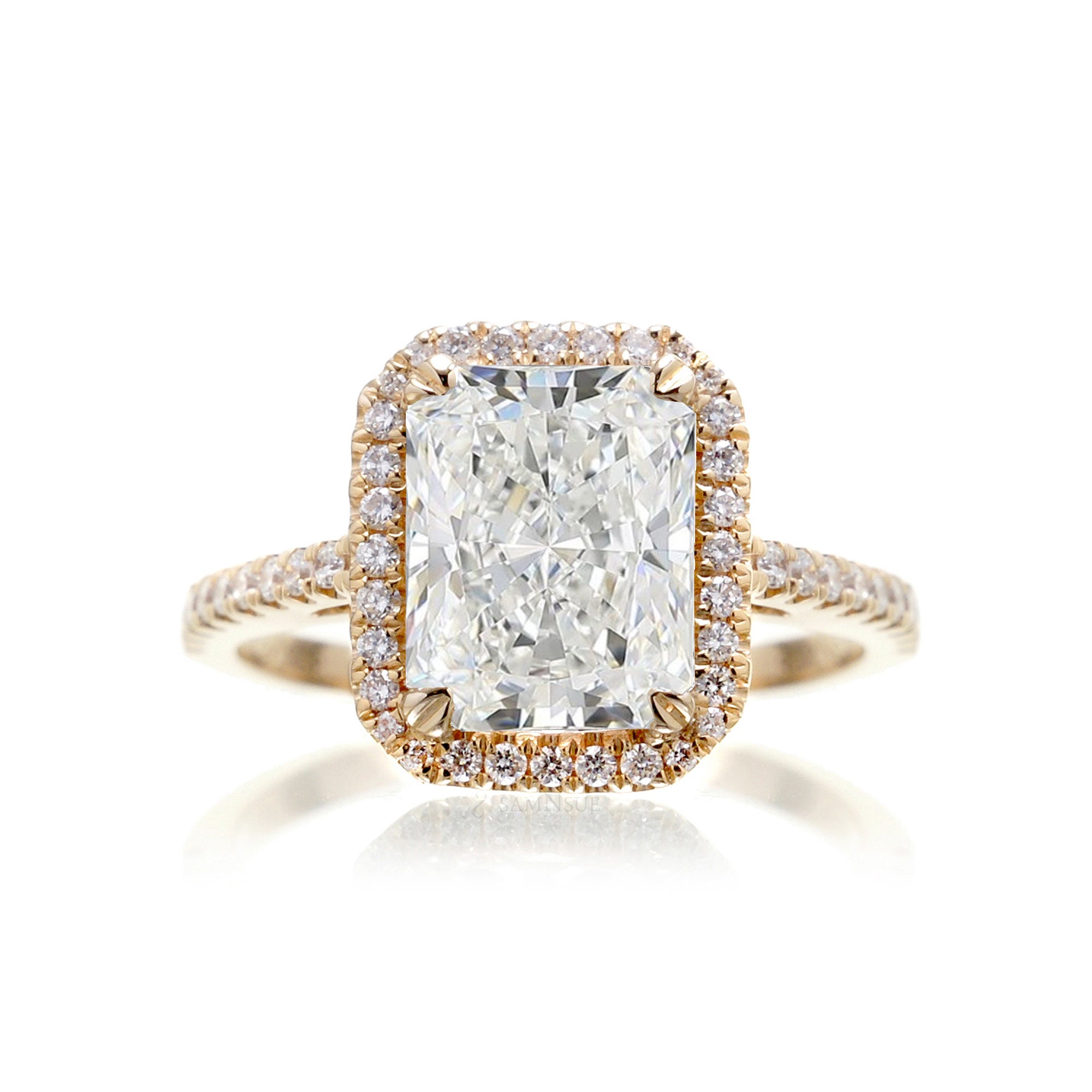 The Signature Radiant Cut Diamond Ring (Lab-grown)