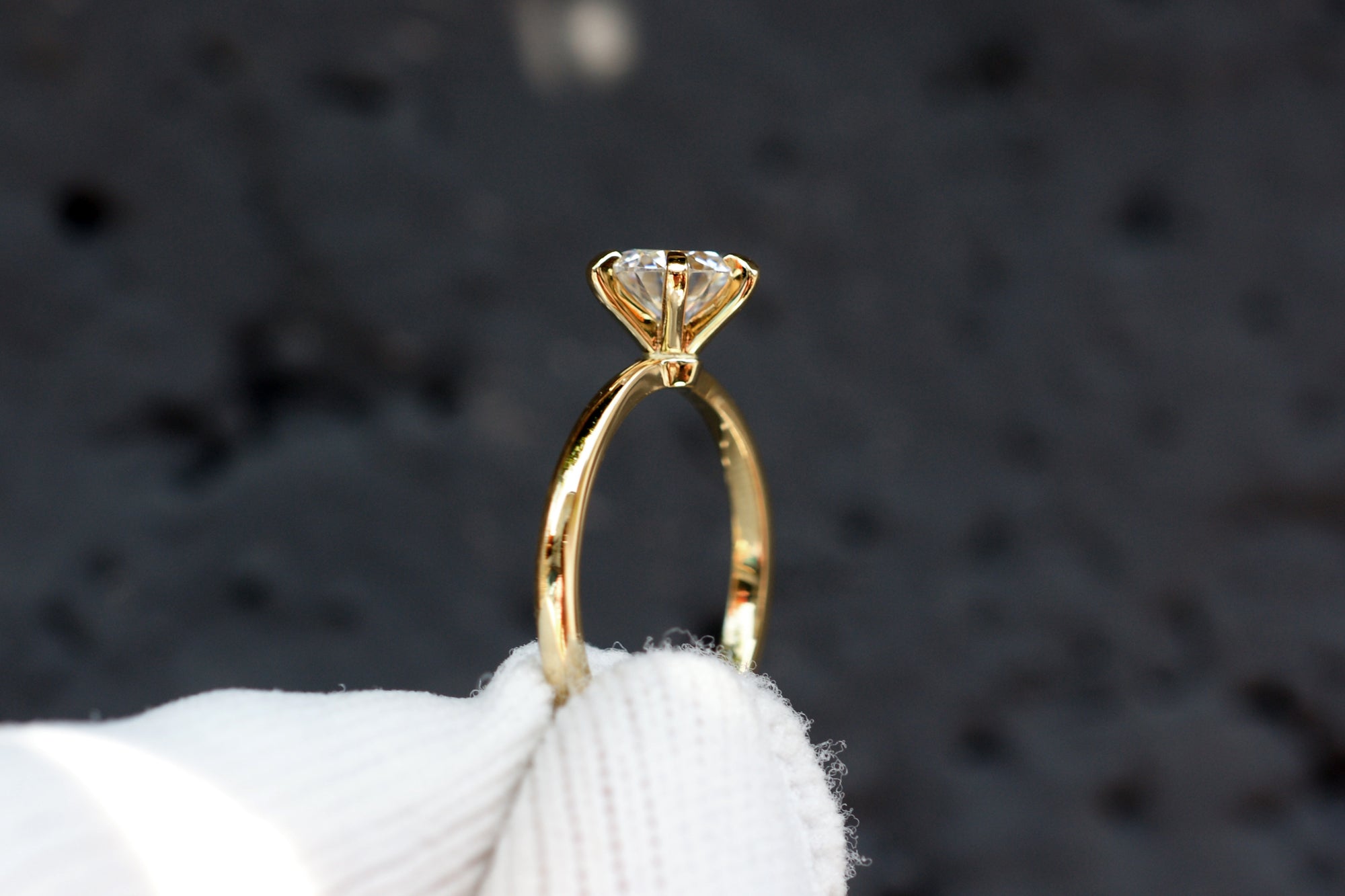 The Adeline Round Moissanite 6mm 18k yellow gold