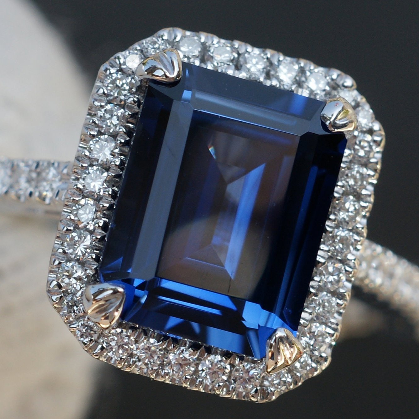 The Signature Emerald Cut Sapphire 9x7mm Platinum