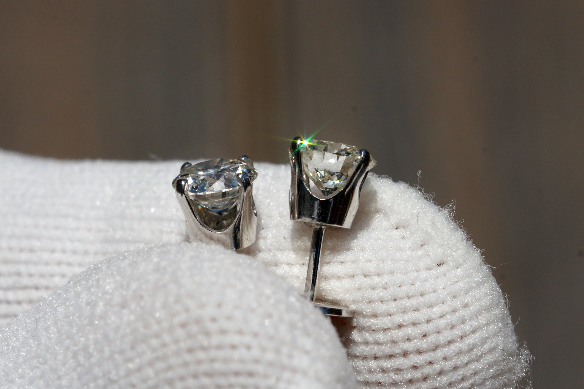 Four Prongs Round Diamond Stud Earrings (1ct. tw.)
