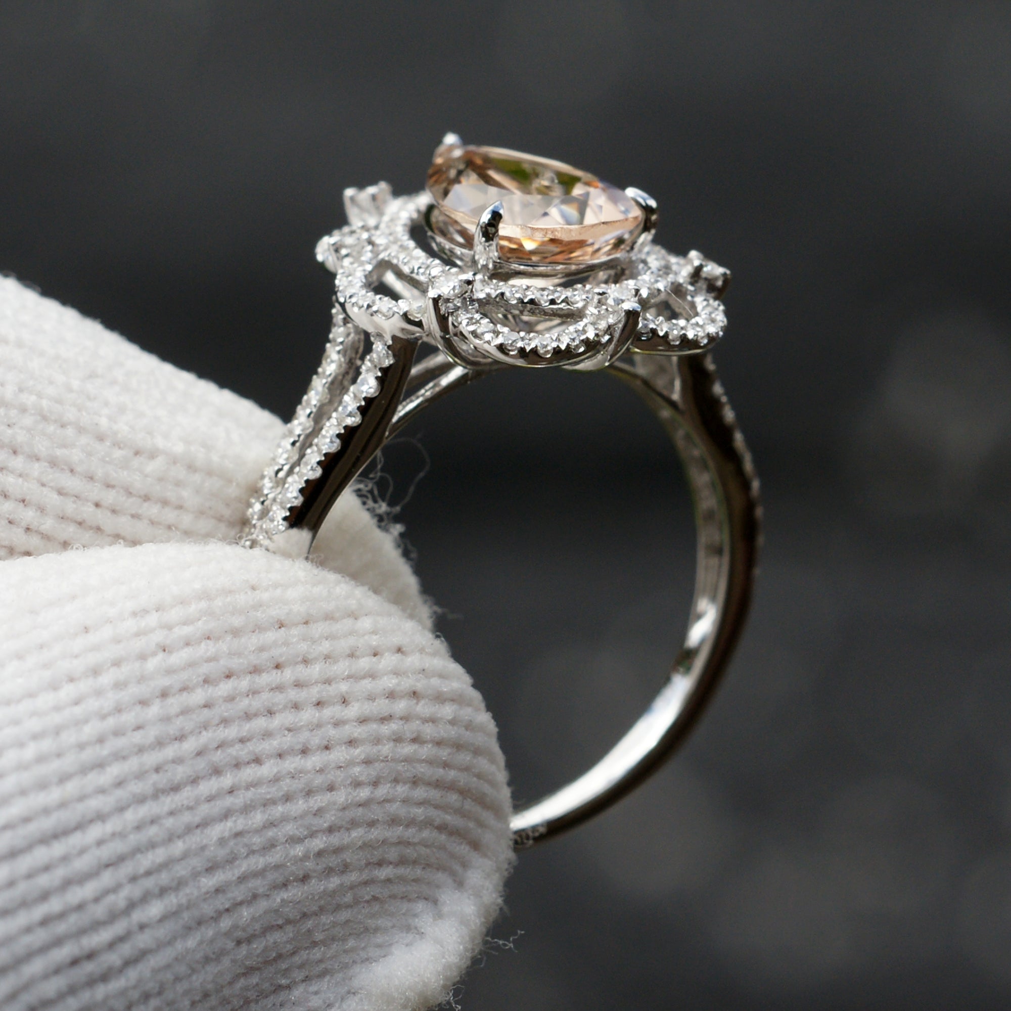 The Anastasia Pear Morganite Ring (10x7)