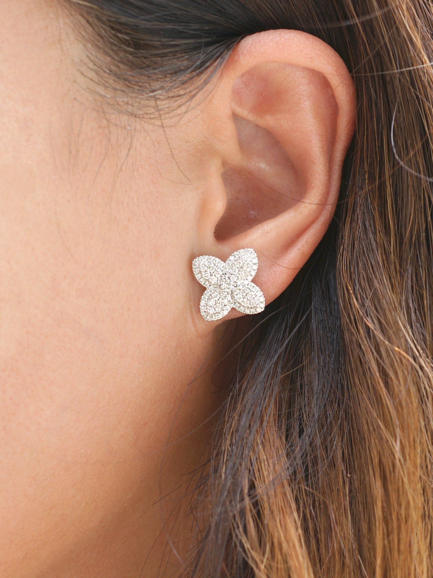 Diamond cluster clover diamond studs earrings in white gold