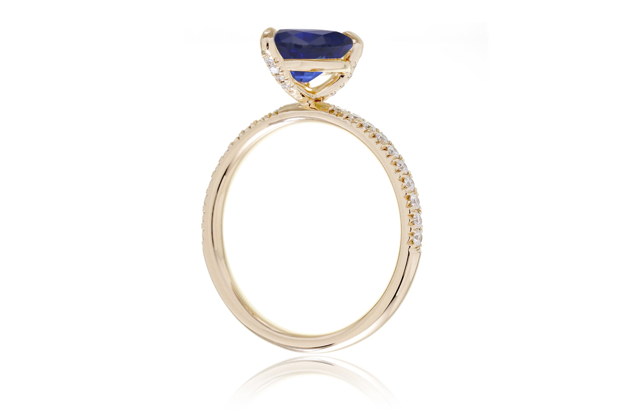 The Ava Pear Sapphire Ring (Lab-Grown)