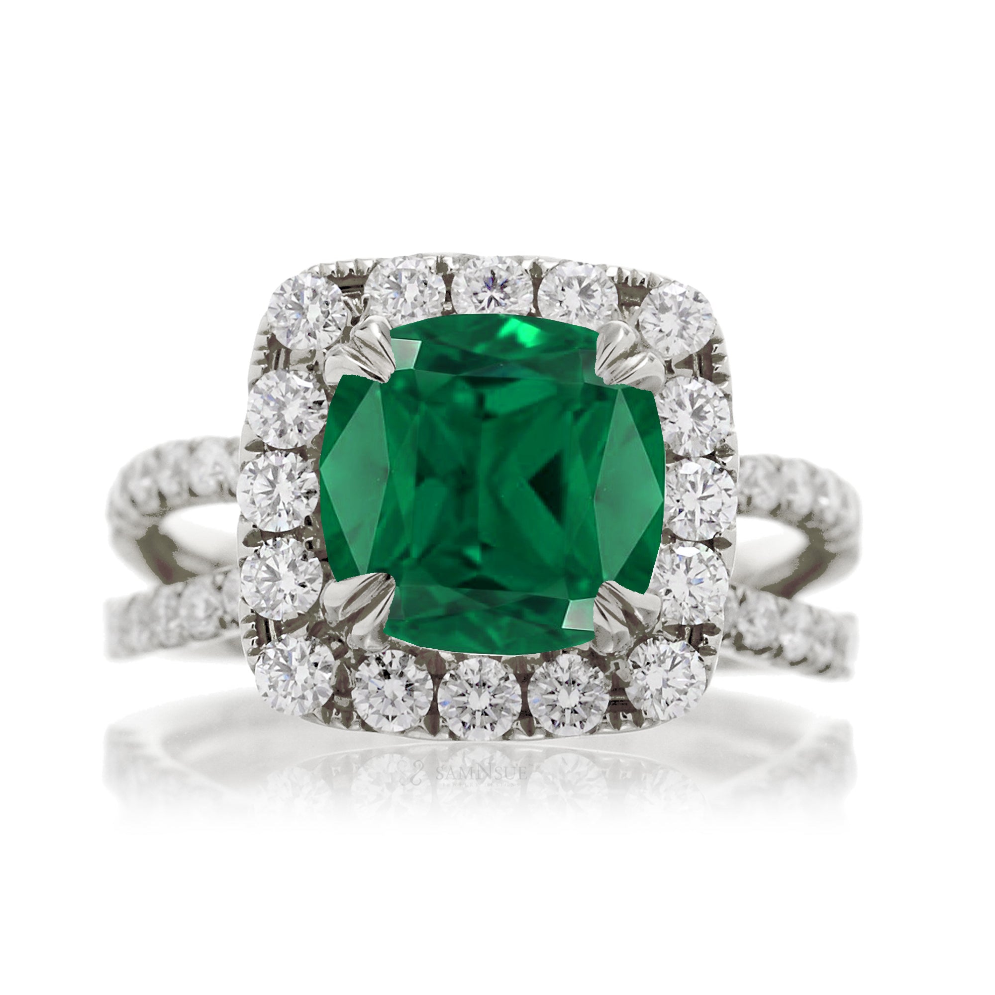 Cushion cut emerald diamond halo and split band in white gold