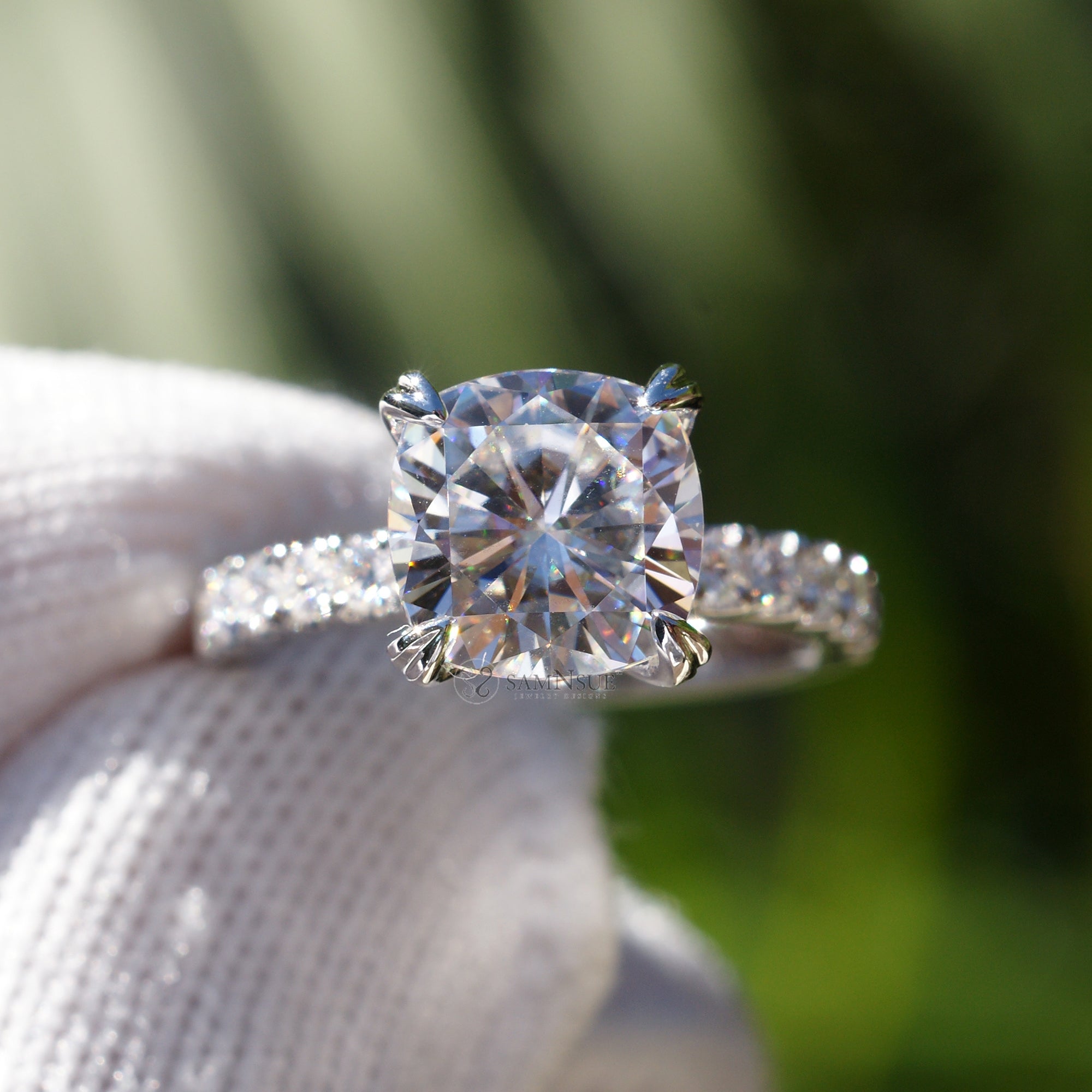The Leila Cushion Cut Moissanite Ring (8x8mm)