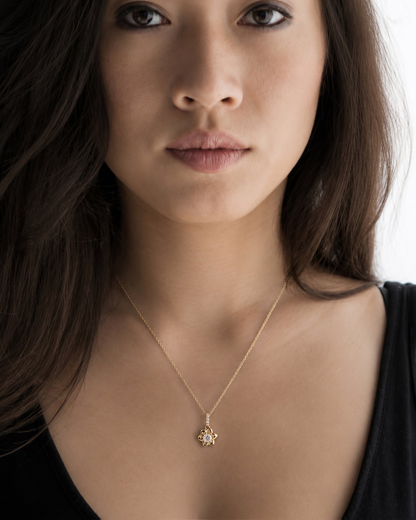 The Daffodil Diamond Pendant