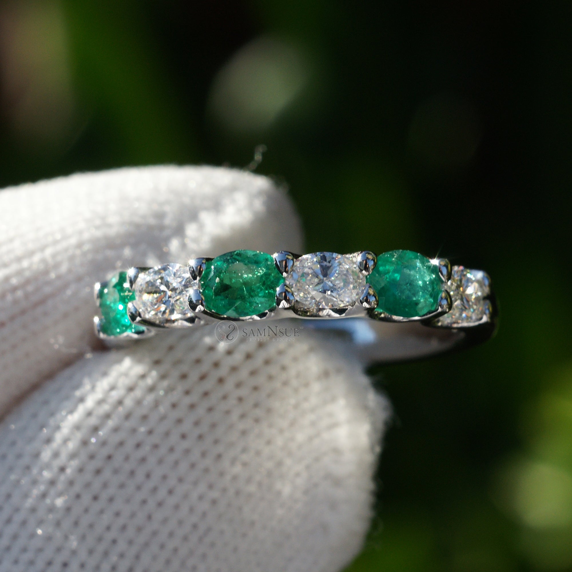 The Ursula Oval Emerald Band (Six Stone)
