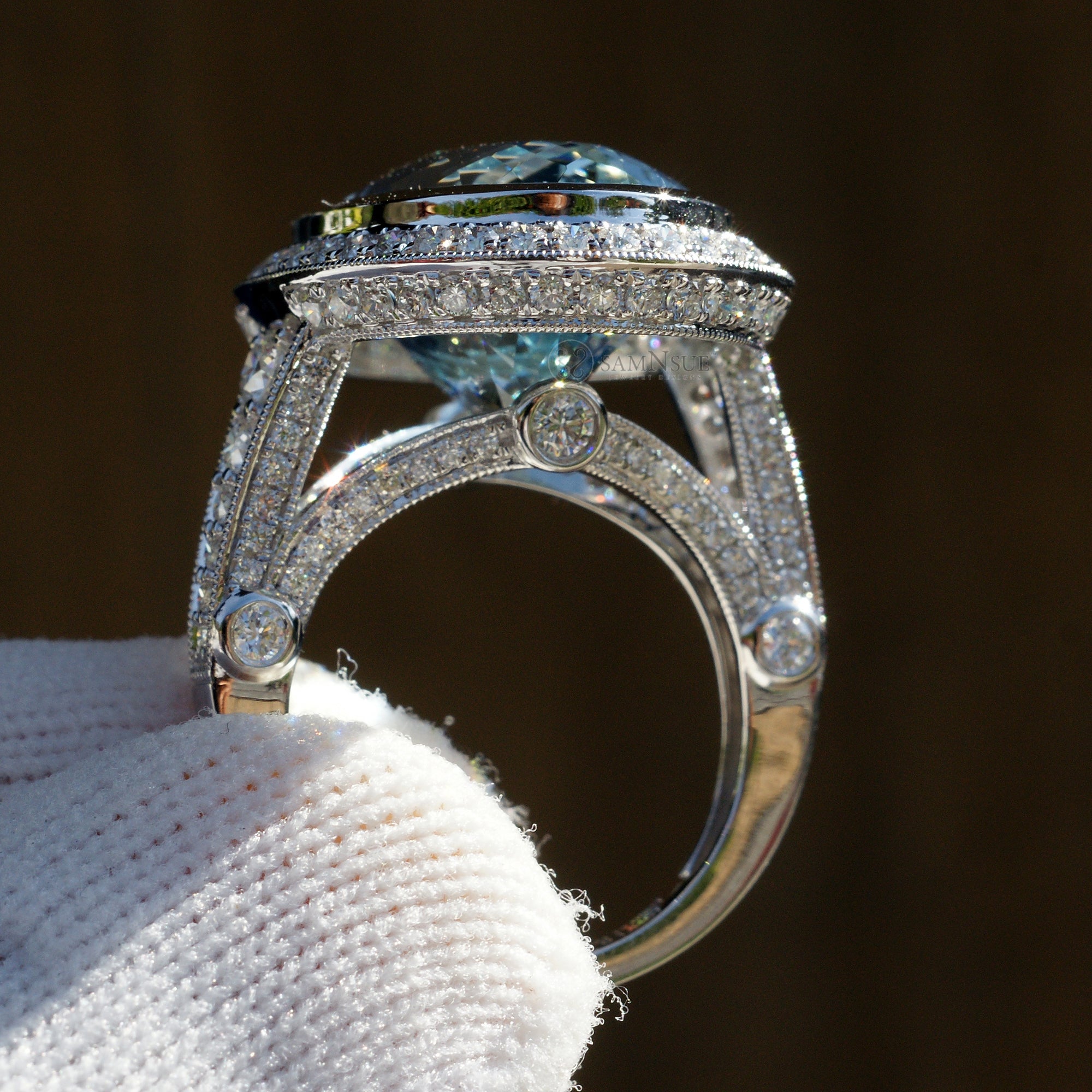The Gwendoline Oval Aquamarine Ring (14.89ct. tw.)