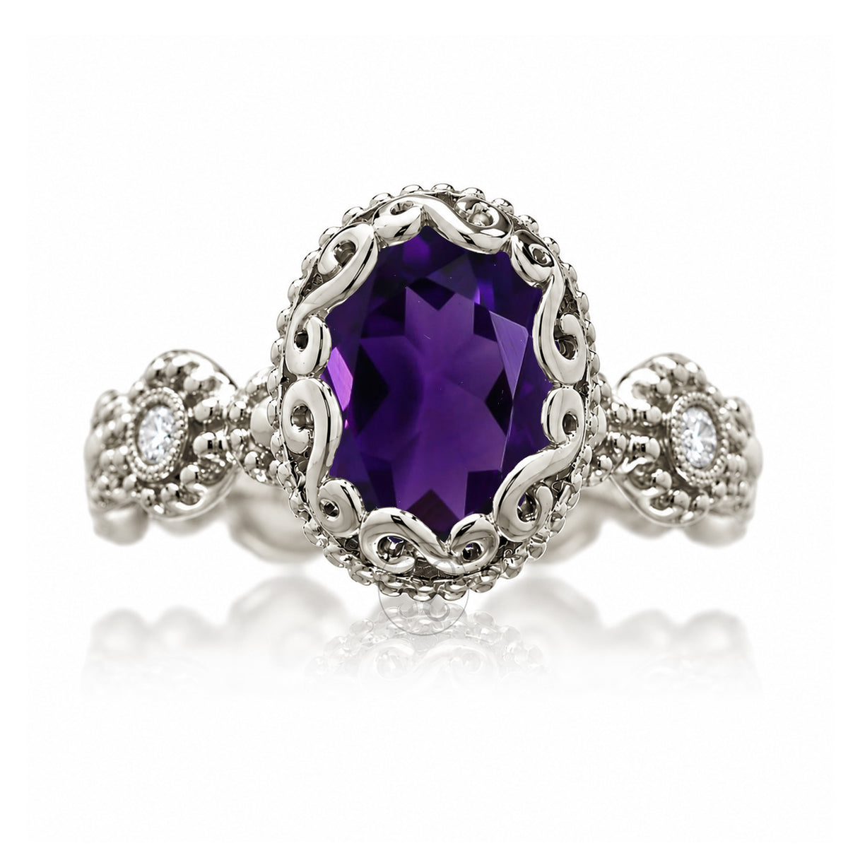 The Nilda Oval Amethyst Ring