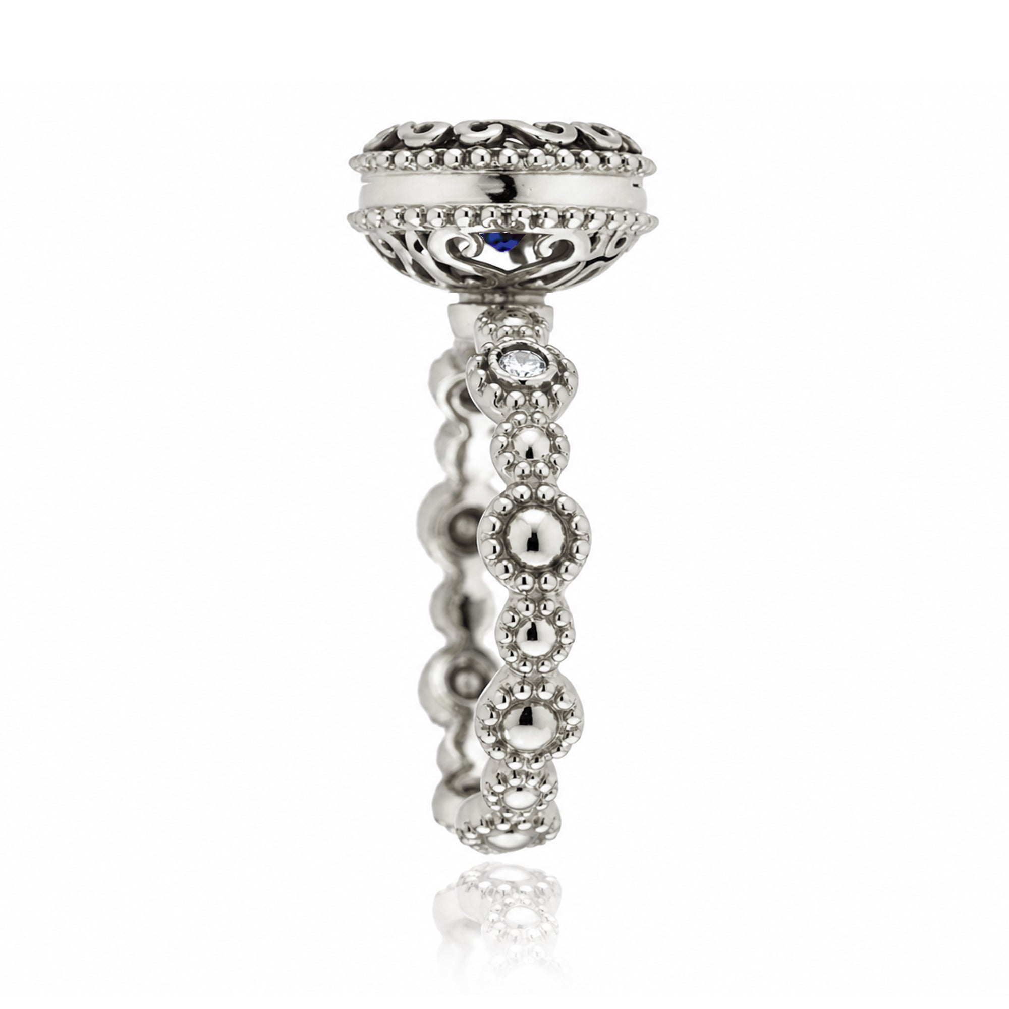 The Nilda Oval Blue Sapphire Ring
