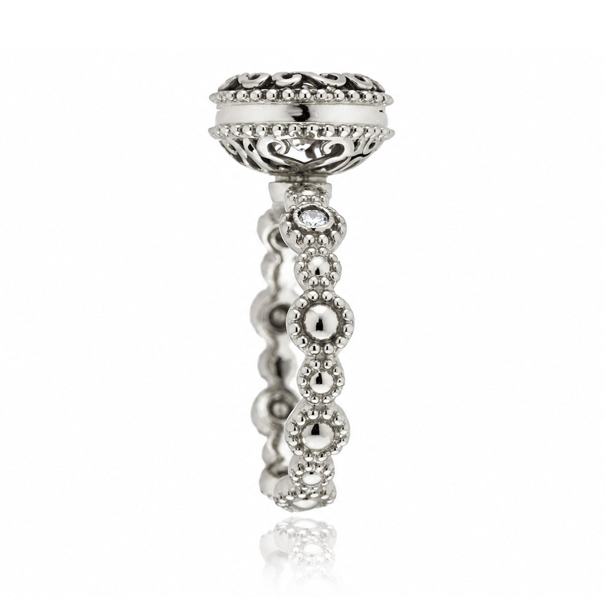 The Nilda Oval Diamond Ring