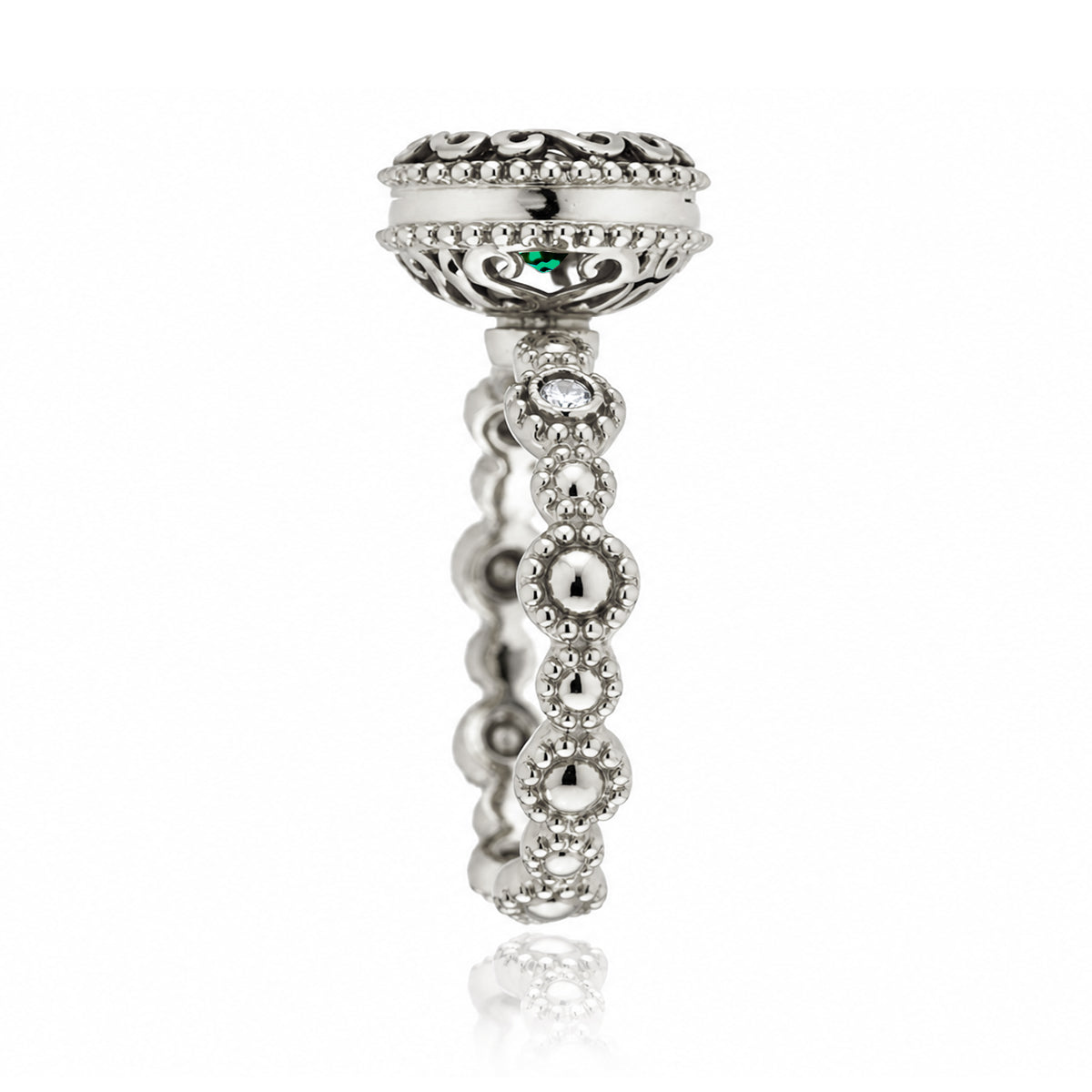 The Nilda Oval Emerald Ring