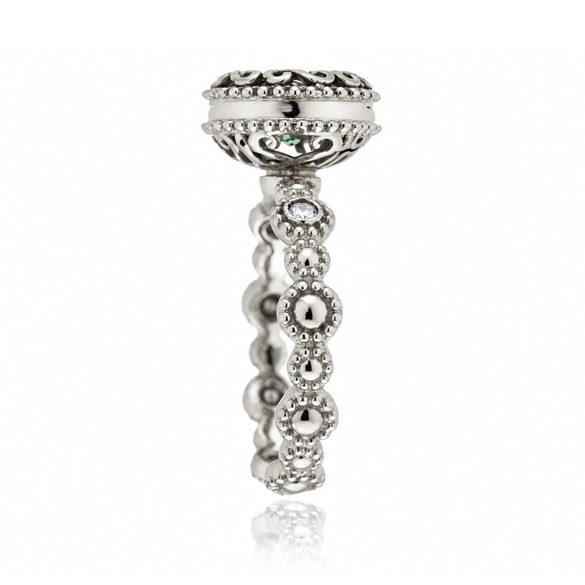 The Nilda Oval Green Sapphire Ring