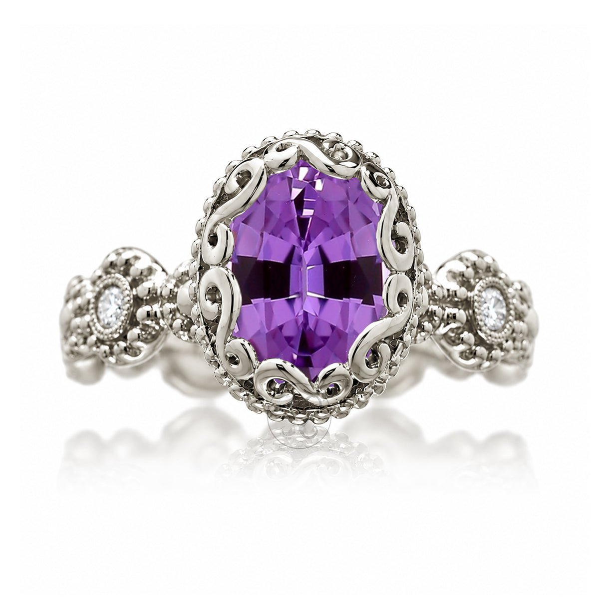 The Nilda Oval Amethyst Ring