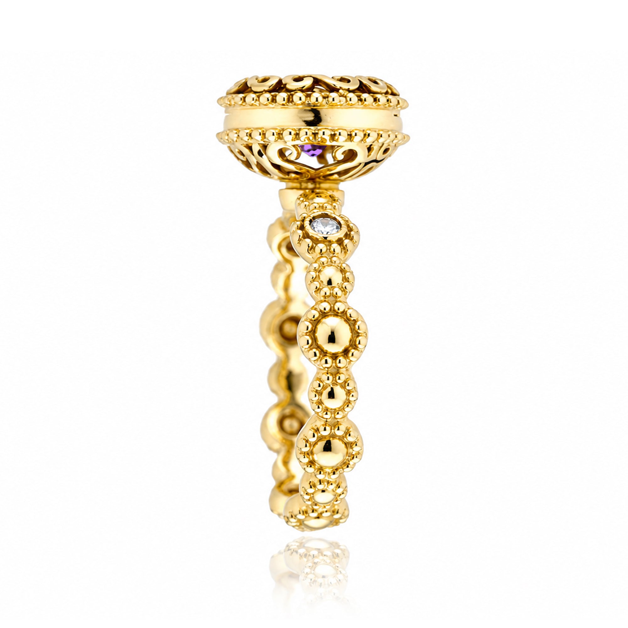 The Nilda Oval Amethyst Ring