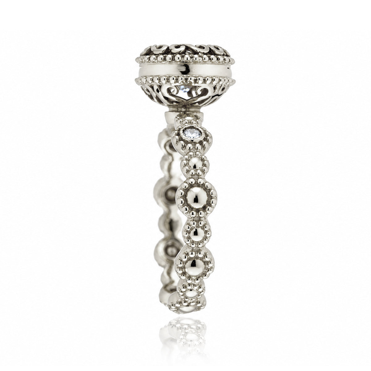 The Nilda Round Diamond Ring