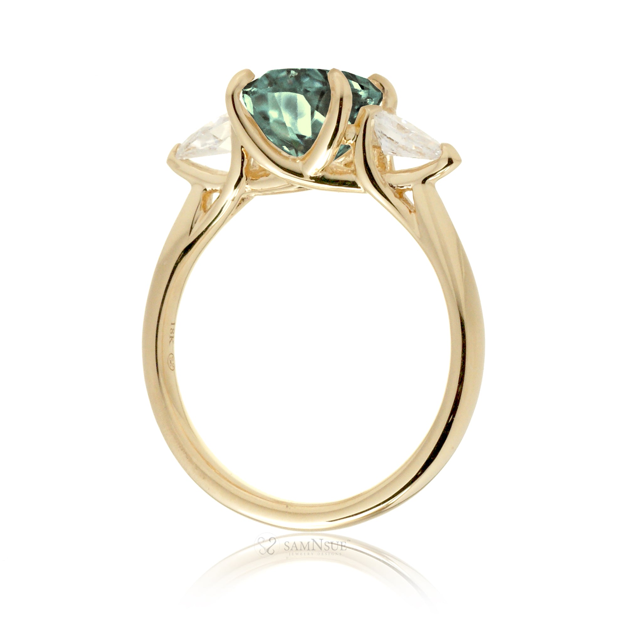 The Iris Oval Cut Green Sapphire Ring (Lab-Grown)