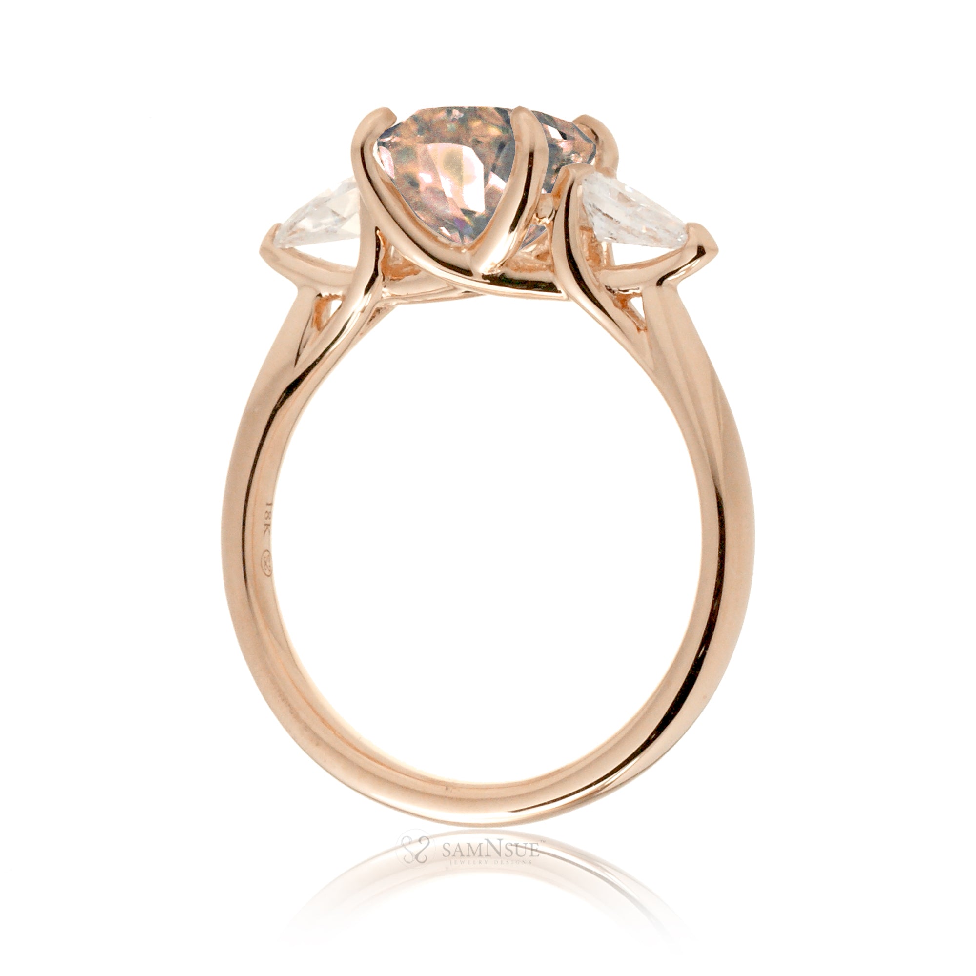 The Iris Oval Cut Morganite Ring