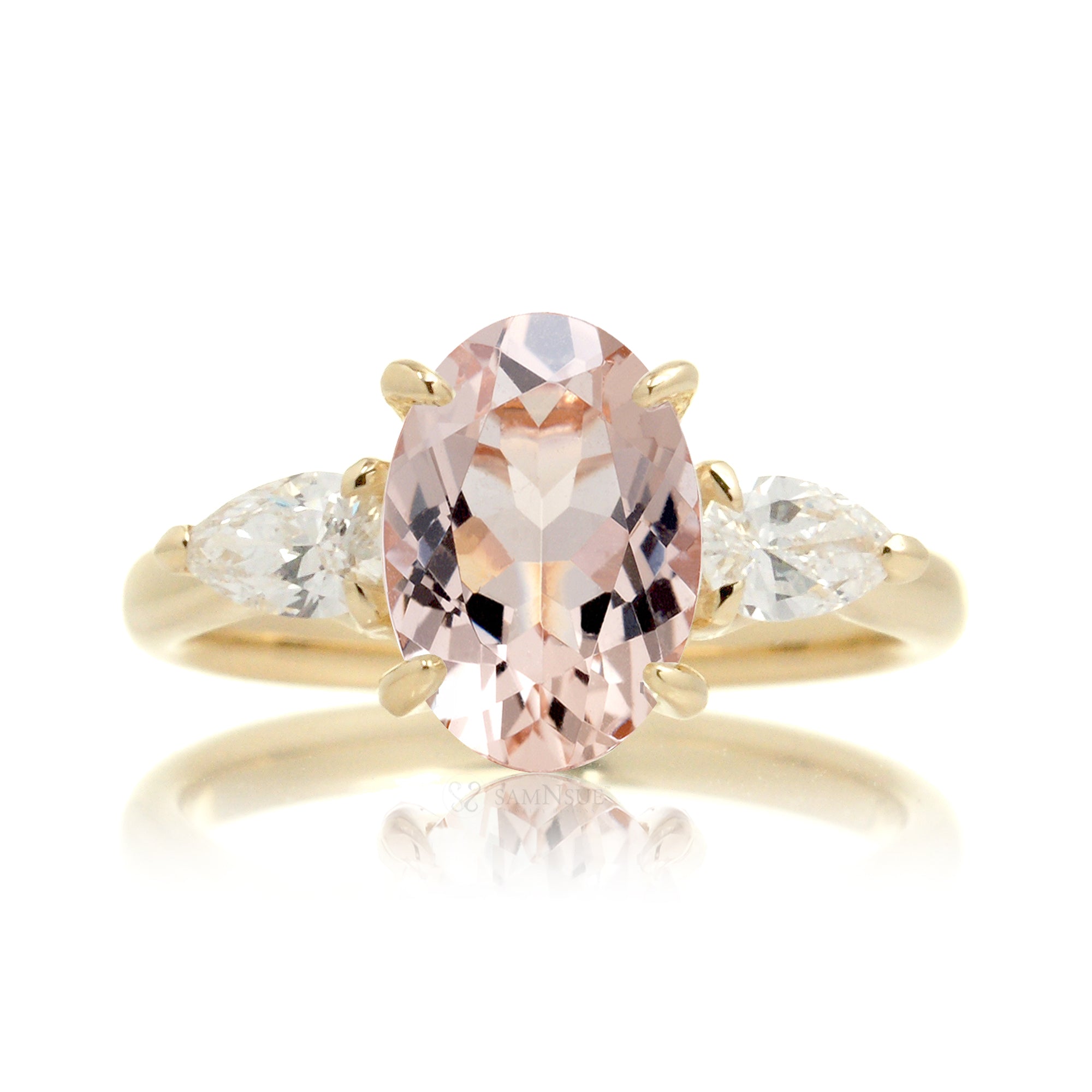 The Iris Oval Cut Morganite Ring